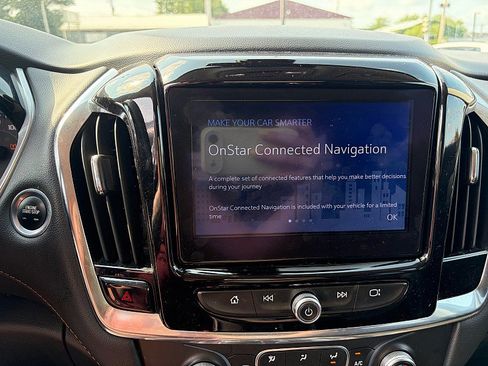 Used 2020 Chevrolet Traverse RS FWD image 13
