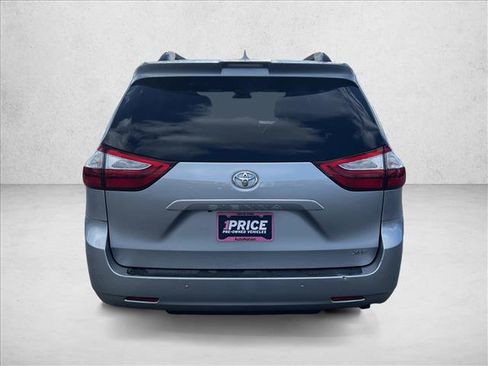 Used 2019 Toyota Sienna XLE image 6