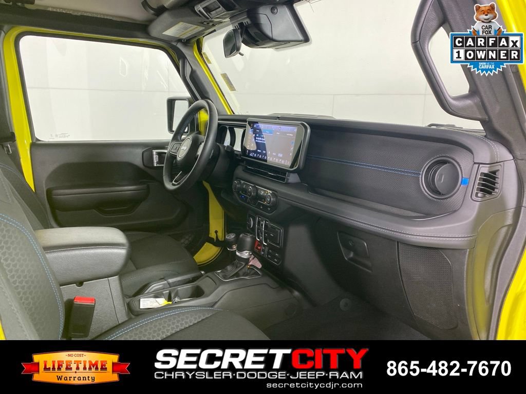 Used 2024 Jeep Wrangler Unlimited Rubicon 4xe AWD/4WD image 31