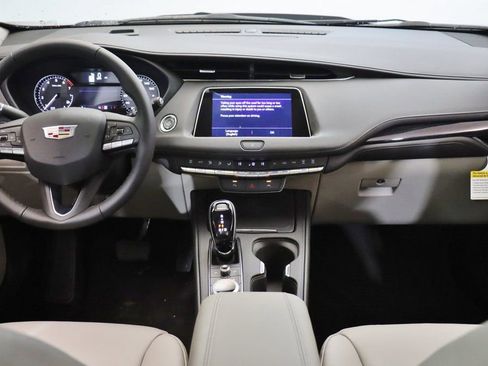 Used 2023 Cadillac XT4 Premium Luxury image 19