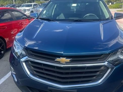 Used 2019 Chevrolet Equinox LT image 2