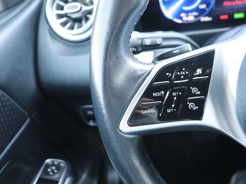 Used 2024 Mercedes-Benz EQB 250+ image 21