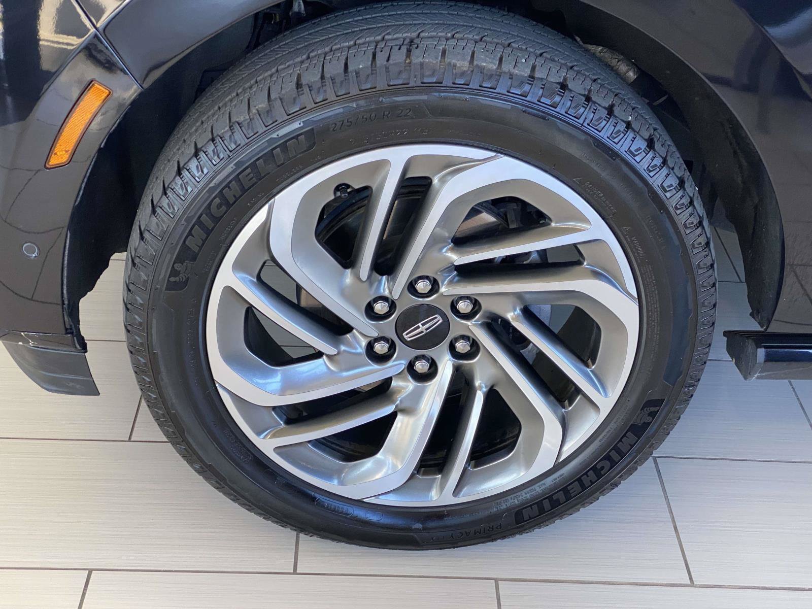 Certified 2025 Lincoln Navigator L Reserve AWD/4WD image 4