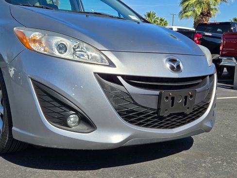 Used 2012 MAZDA MAZDA5 Touring w/ Moonroof & Audio Pkg FWD image 8
