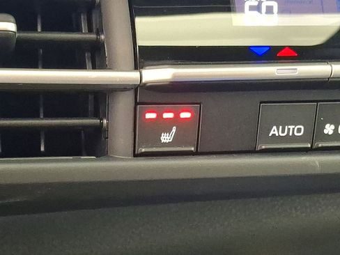 Used 2025 Toyota Sienna XSE w/ XSE Plus Package FWD image 22