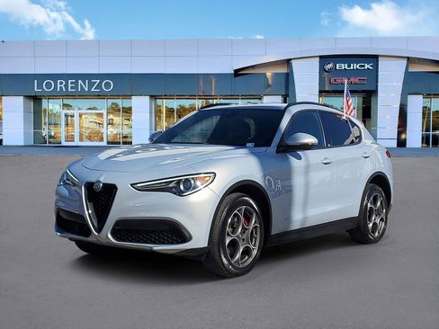 Used 2022 Alfa Romeo Stelvio Sprint image 1