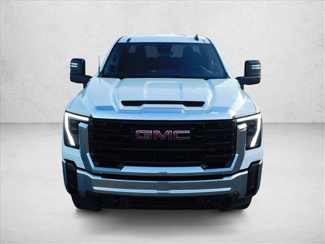 Used 2024 GMC Sierra 2500 Pro AWD/4WD image 3