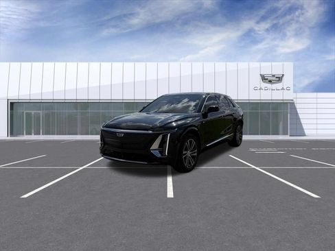 Certified 2024 Cadillac Lyriq Luxury AWD/4WD image 6