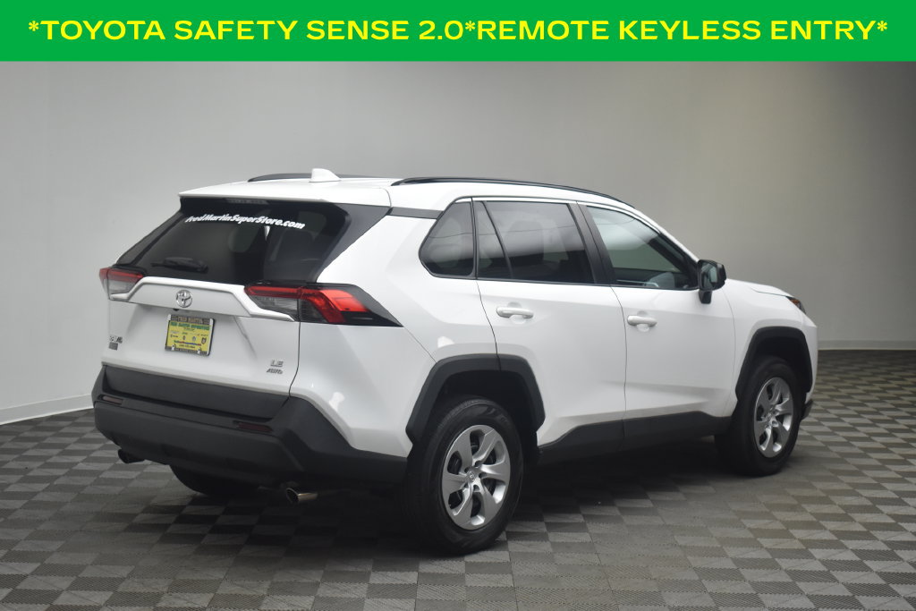 Used 2021 Toyota RAV4 LE AWD/4WD image 5