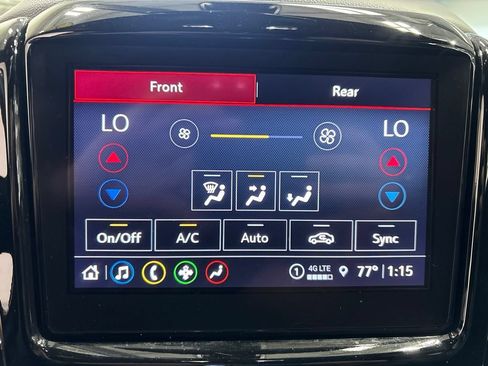 Used 2023 Chevrolet Traverse LT AWD/4WD image 18