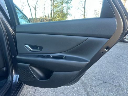 Used 2023 Hyundai Elantra SEL w/ Convenience Package image 23