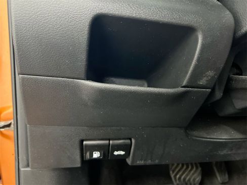 Used 2021 Nissan Kicks SR image 18