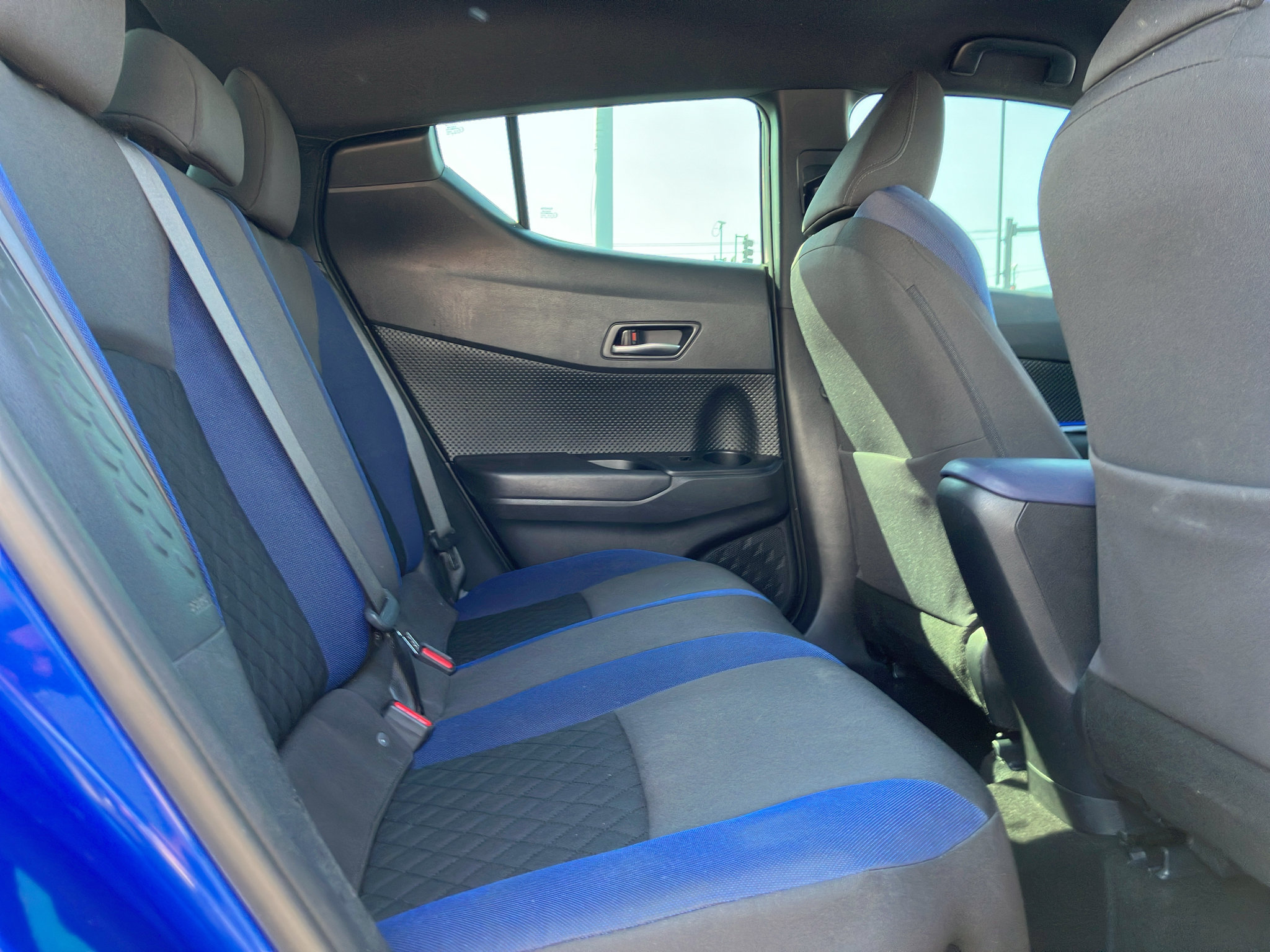 Used 2021 Toyota C-HR XLE FWD image 31