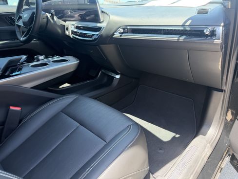 Used 2024 Cadillac Lyriq Sport AWD/4WD image 12