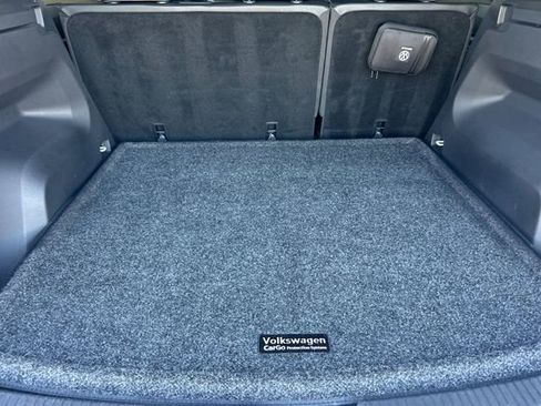 Used 2022 Volkswagen Atlas Cross Sport SE w/ Panoramic Sunroof Package FWD image 18