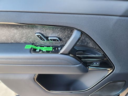 New 2026 Land Rover Range Rover Sport SV image 22