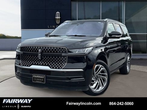 Used 2025 Lincoln Navigator Reserve AWD/4WD image 1