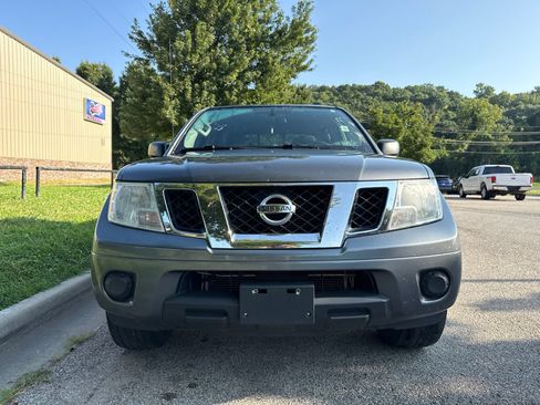 Used 2019 Nissan Frontier SV RWD image 2