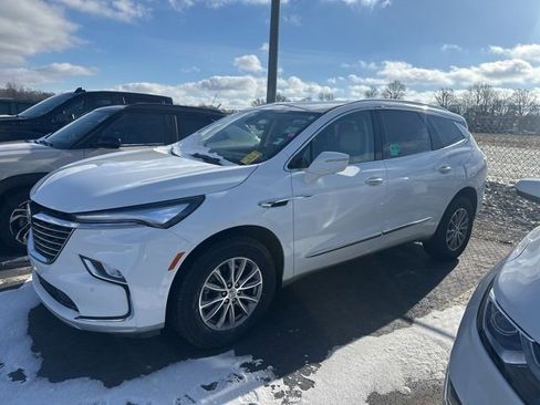 Certified 2023 Buick Enclave Essence image 2