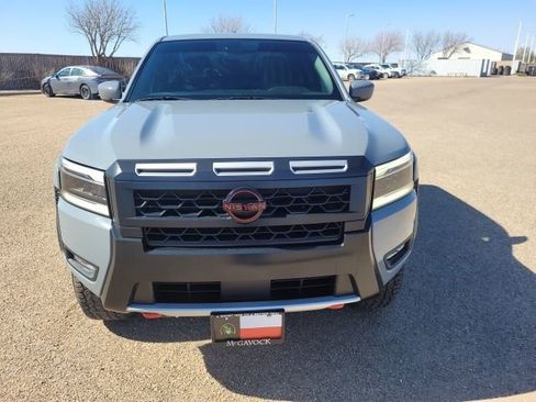 Used 2025 Nissan Frontier PRO-4X image 3