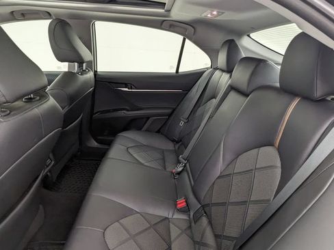 Used 2018 Toyota Camry XLE FWD image 36