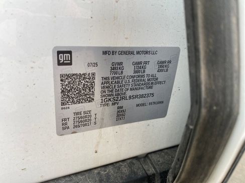 Used 2025 GMC Yukon XL Denali AWD/4WD image 17