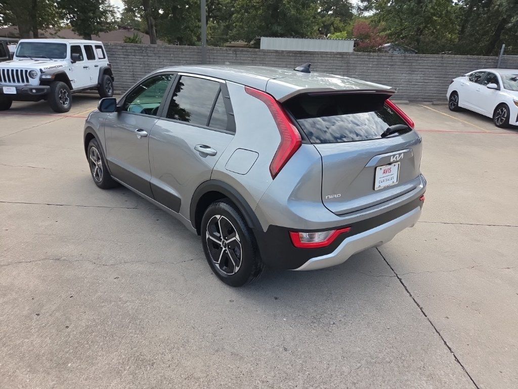 Used 2025 Kia Niro LX FWD image 8