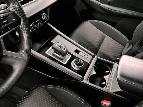 Used 2022 Mitsubishi Outlander ES image 17