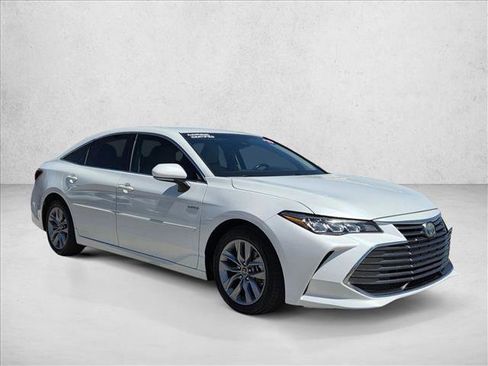 Used 2019 Toyota Avalon XLE w/ Protection Package FWD image 3