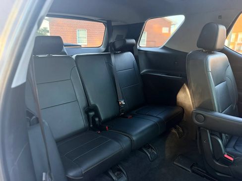 Used 2021 Chevrolet Traverse LT w/ LT Premium Package FWD image 15