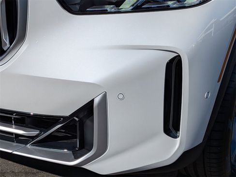 New 2026 BMW X5 sDrive40i image 16