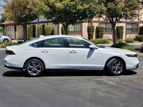 Used 2023 Honda Accord EX image 4
