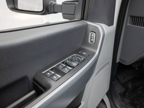 Used 2024 Ford F550 2WD Crew Cab Super Duty w/ XLT Value Package image 10