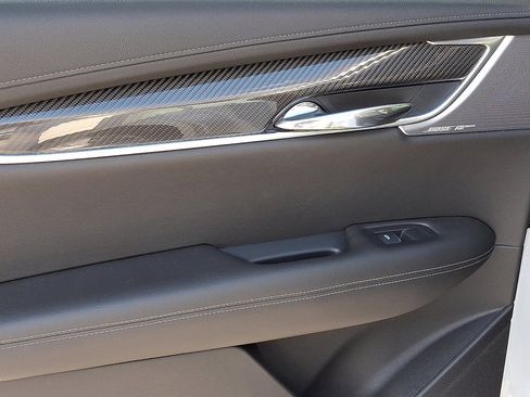 Used 2021 Cadillac XT6 Sport image 16