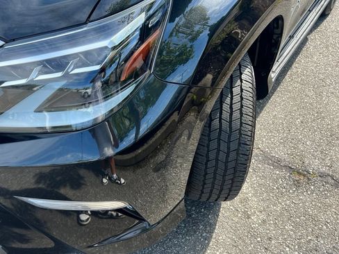 Used 2023 Lexus GX 460 Premium w/ Premium Package AWD/4WD image 3