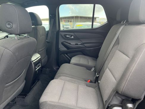 Used 2023 Chevrolet Traverse LT image 25
