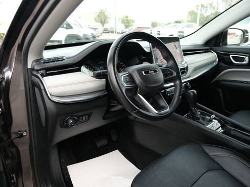 Used 2022 Jeep Compass Limited AWD/4WD image 3