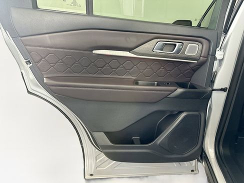 Used 2025 Ford Explorer Platinum w/ LUX Leather Package image 28