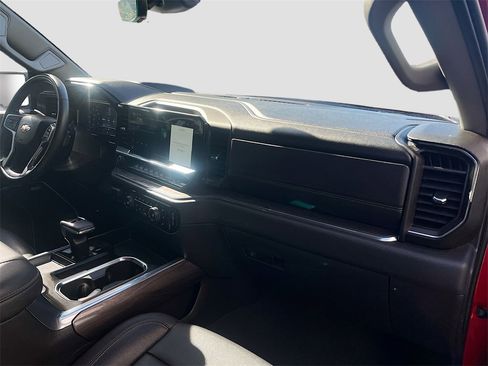 Used 2024 Chevrolet Silverado 1500 LTZ w/ Technology Package image 30