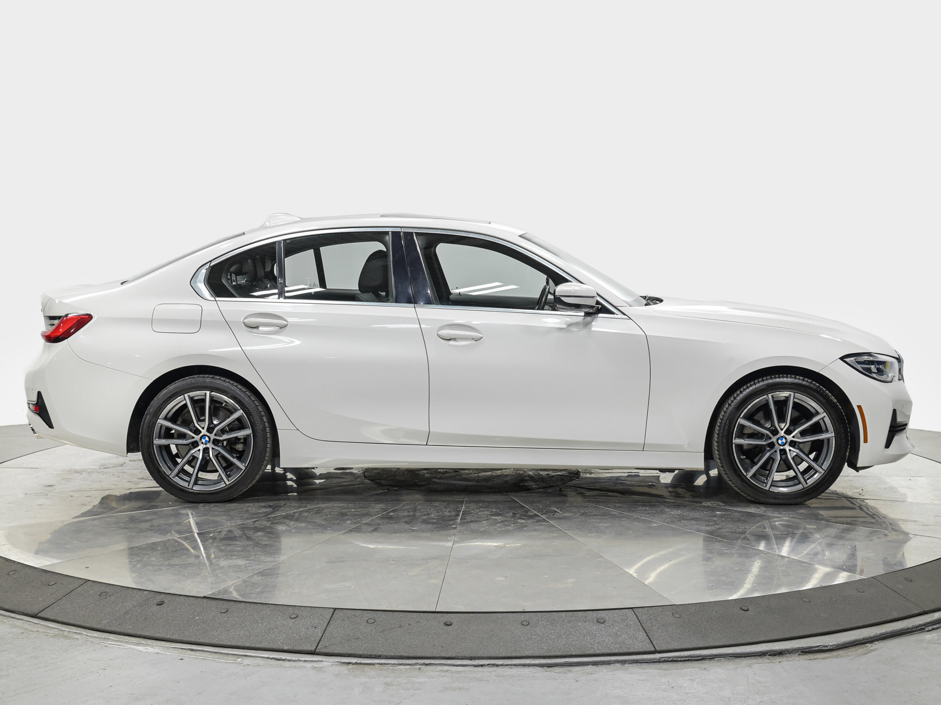 Used 2020 BMW 330i xDrive Sedan w/ Convenience Package AWD/4WD image 10