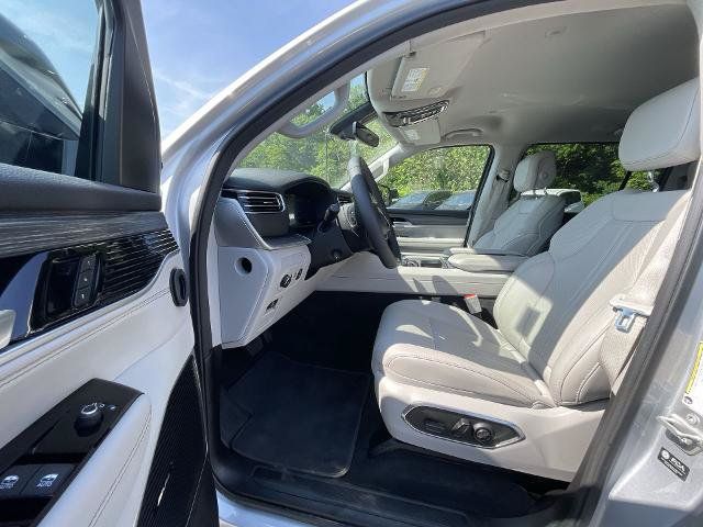 Used 2024 Jeep Wagoneer Series II AWD/4WD image 62
