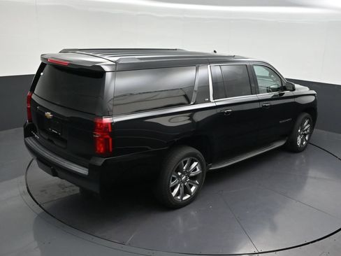 Used 2019 Chevrolet Suburban LT AWD/4WD image 19