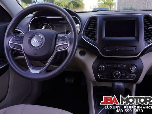 Used 2019 Jeep Cherokee Latitude w/ Popular Appearance Group FWD image 91