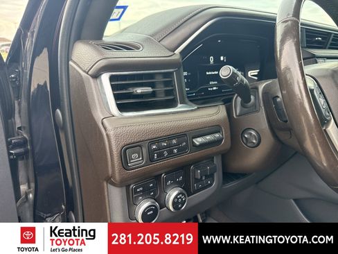 Used 2022 GMC Yukon Denali w/ Denali Premium Package AWD/4WD image 13