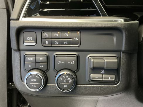 New 2026 Chevrolet Tahoe Z71 w/ Z71 Off-Road Package AWD/4WD image 18