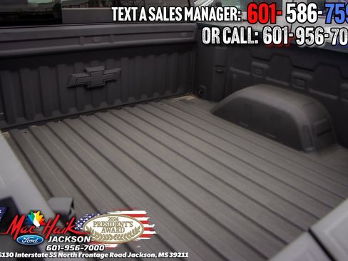 Used 2021 Chevrolet Silverado 1500 LT Trail Boss w/ Convenience Package II image 7
