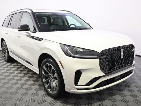 New 2026 Lincoln Aviator AWD w/ Jet Appearance Package image 8