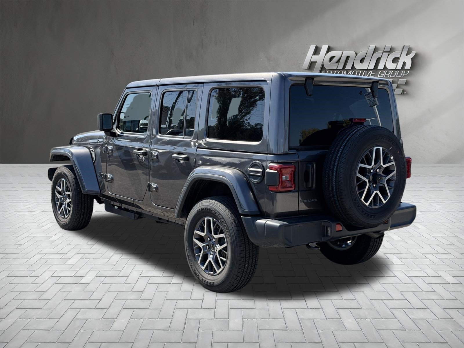 Used 2026 Jeep Wrangler Unlimited Sahara AWD/4WD image 7