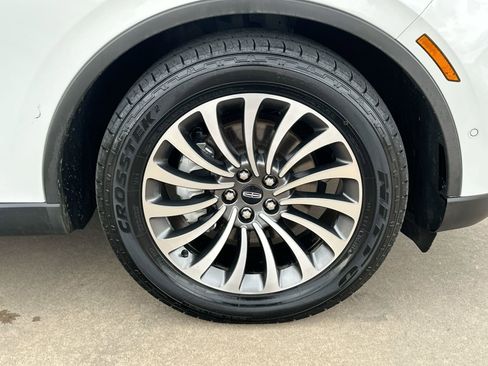 Used 2021 Lincoln Aviator Reserve w/ Equipment Group 201A image 10