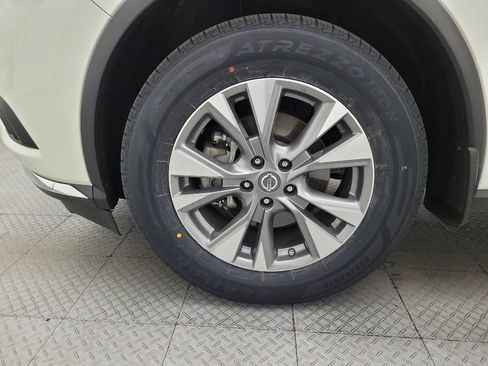 Used 2018 Nissan Murano S image 31